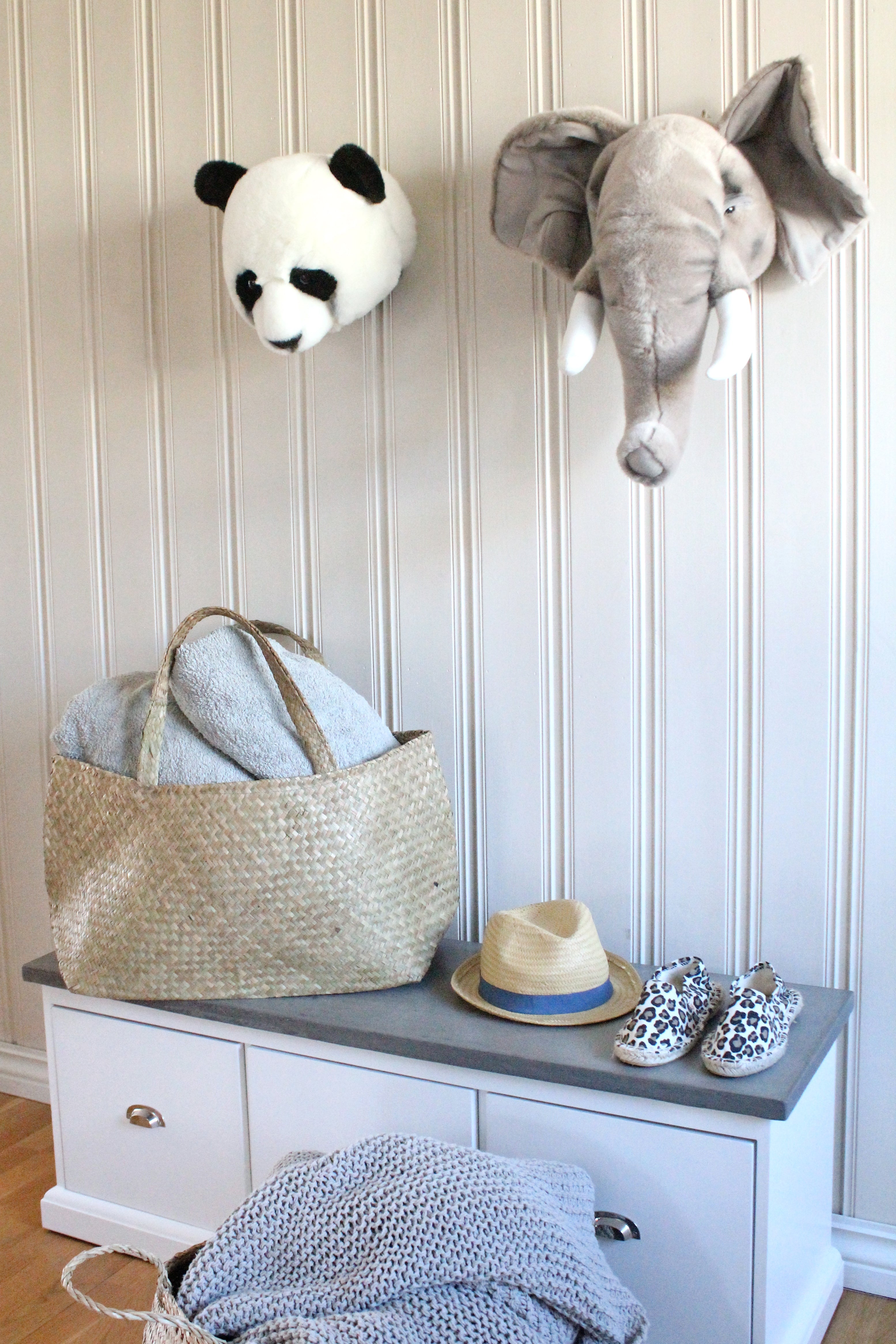 Brigbys Dyretrofæhoved, Elefant