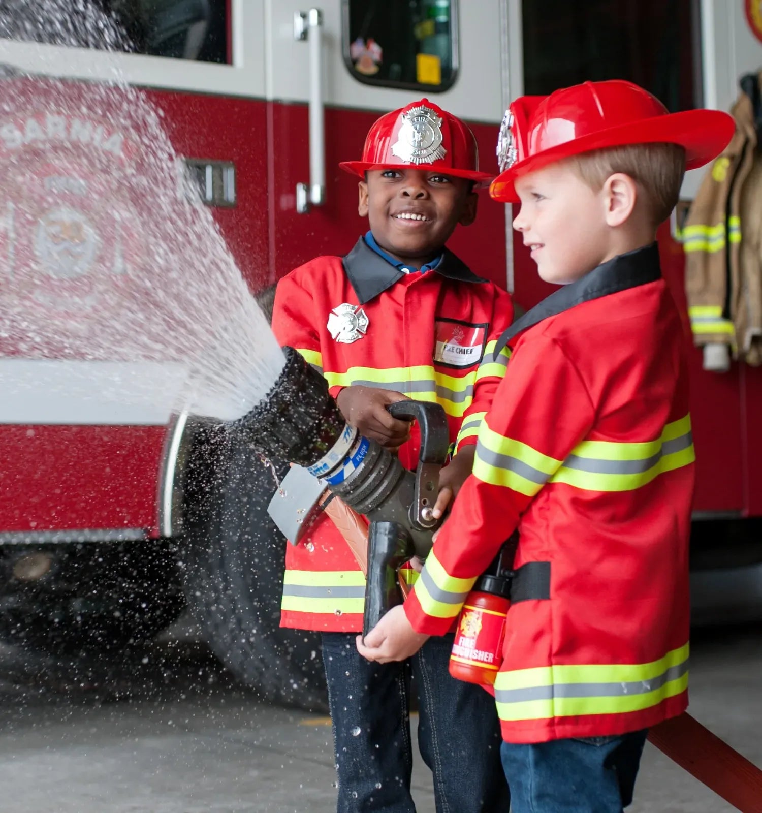 Great Pretenders Brandmandskostume med tilbehør, 3-4 år
