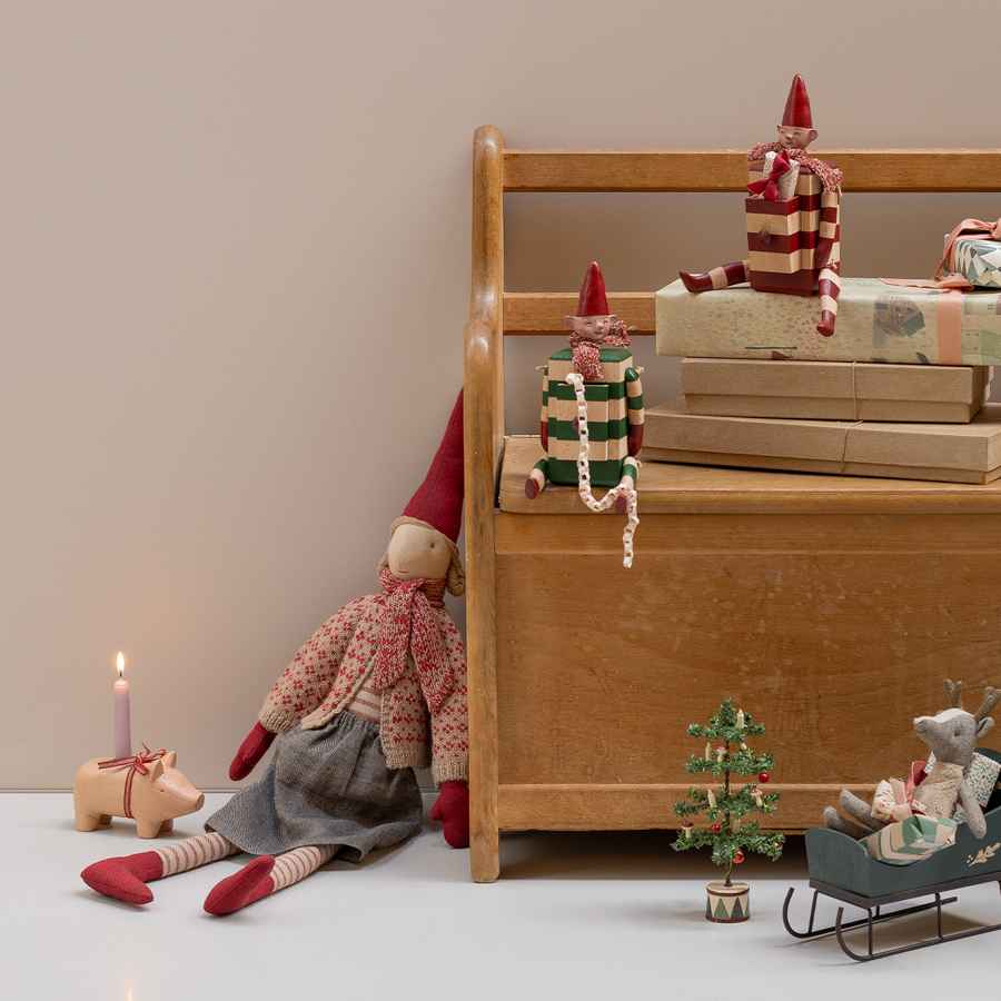 Maileg Nisse str. 4, Pige nederdel og cardigan